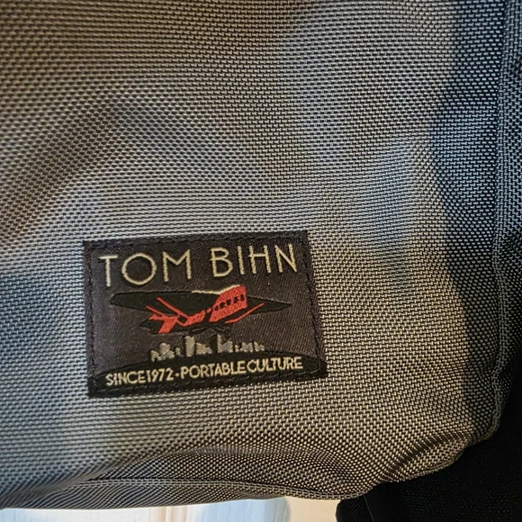 Tom Bihn Medium Cafe Bag - Picture 3 of 8
